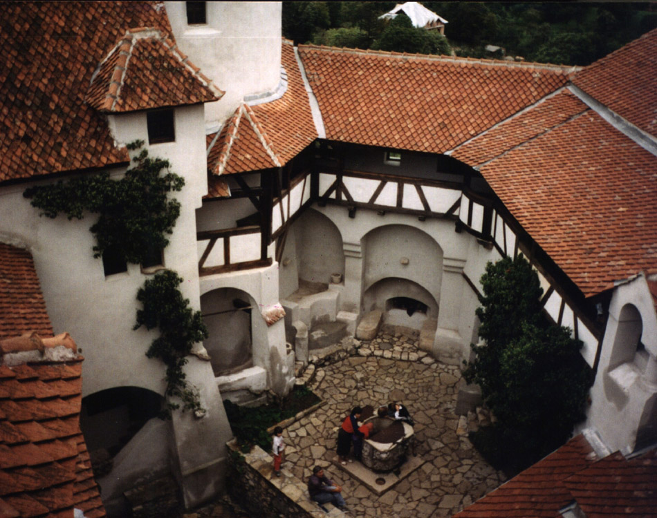 So you say you like a cozy courtyard? You won't be disappointed. Image: all-that-is-interesting.com