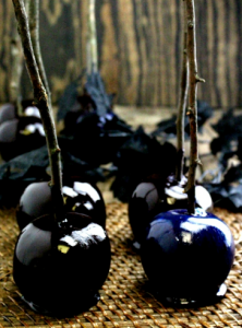 black Halloween candy apple recipe